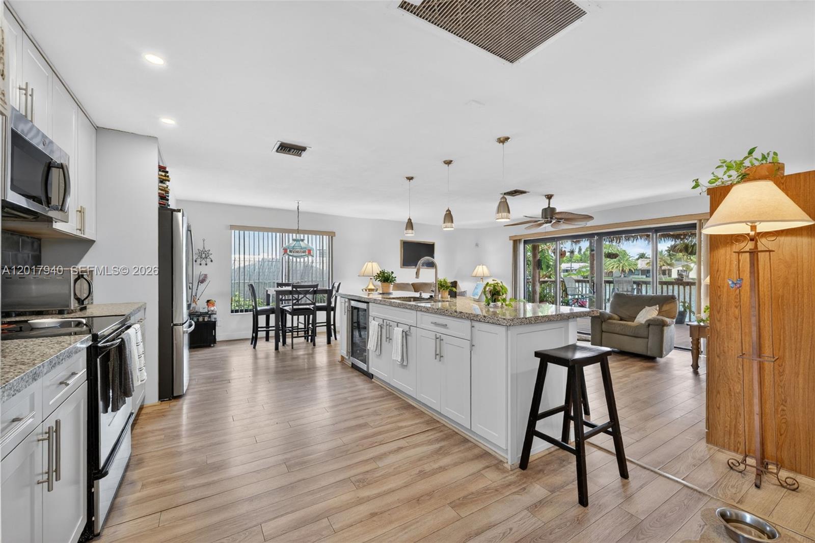 ROYAL PALM LAKE ESTATES - Residential
