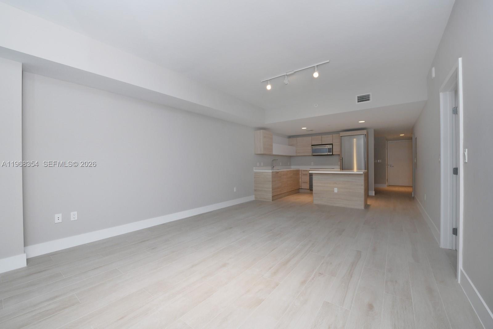 16385 Biscayne Blvd 1219