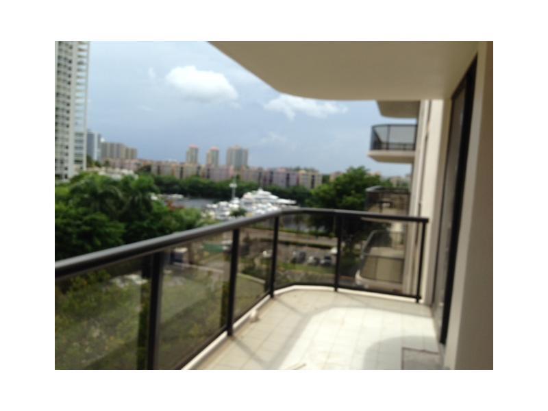 Lovely unit 1br convertible in 2 br with large terrace with spectacular views to intracoastal, ocean & marina. This is a great apartment located in the heart of Aventura including pool, gym, Jacuzzi, cable, internet, 24hr security. Very easy to show it. The unit will be painted & will be wood floor in the bathroom. Equal Housing Opportunity.