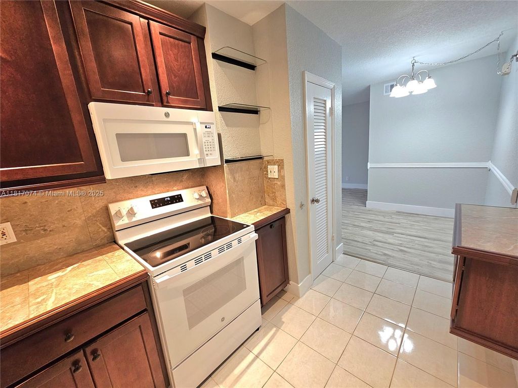 Photo of 2424 SE 17th Causeway #204B, Fort Lauderdale, FL 33316 (MLS # A11817074)