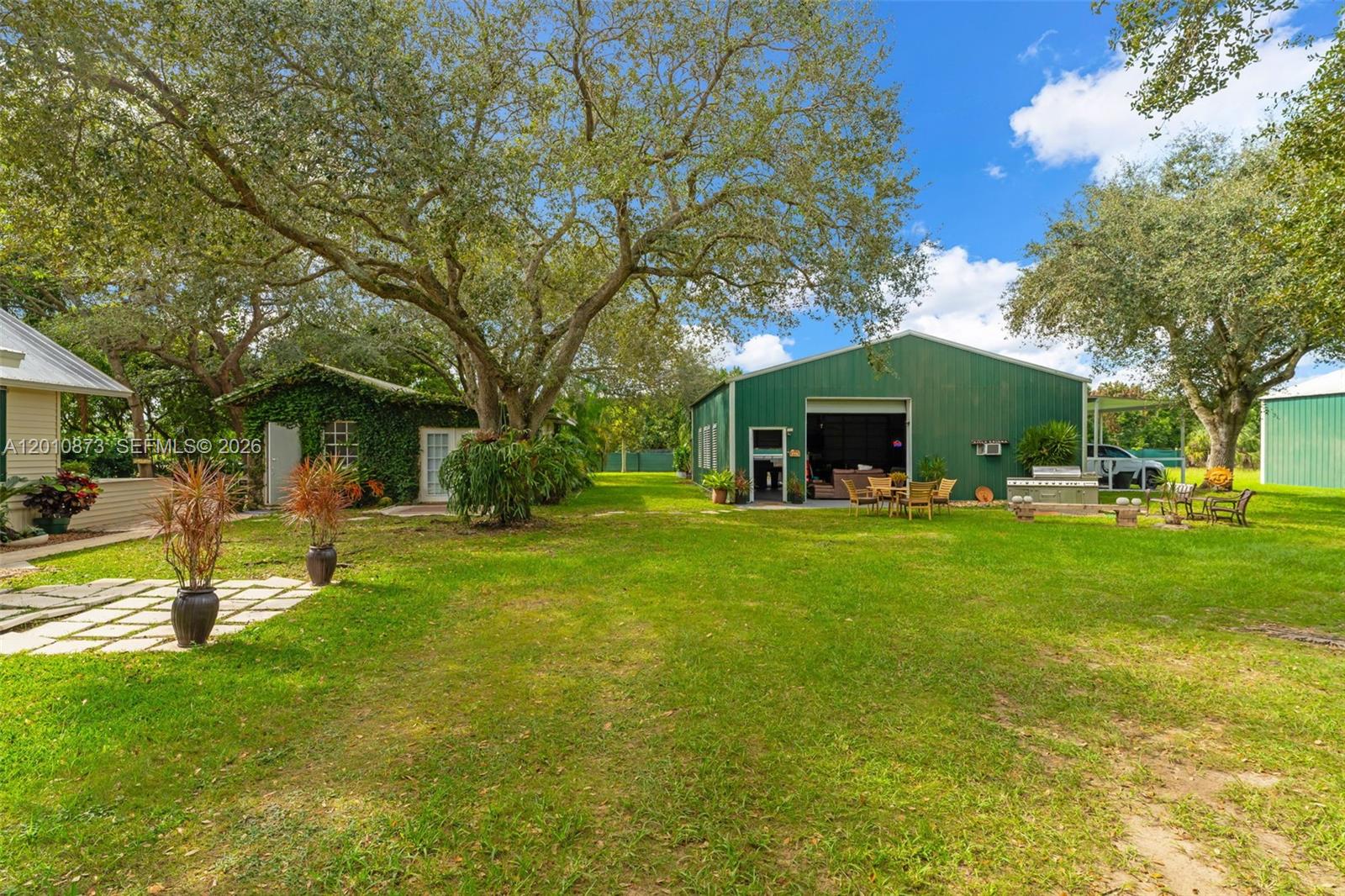 Redland 1.54 Acre - Residential