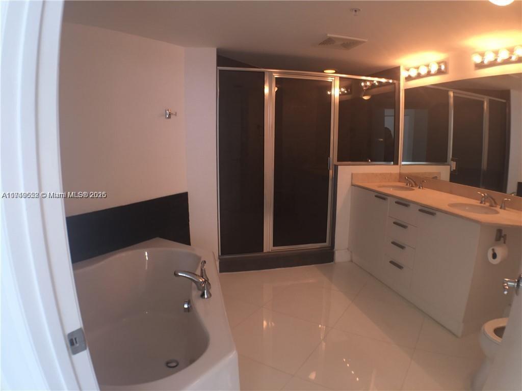 LA PERLA CONDO - Residential