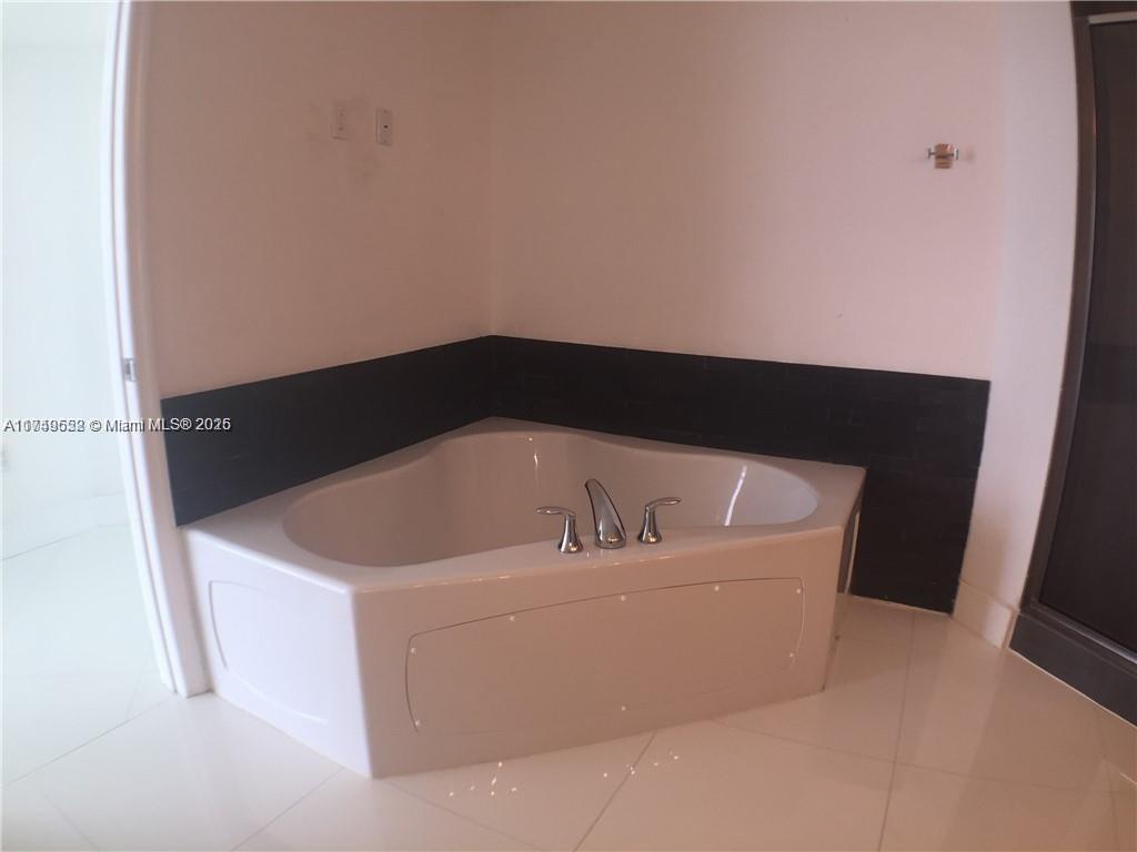 LA PERLA CONDO - Residential