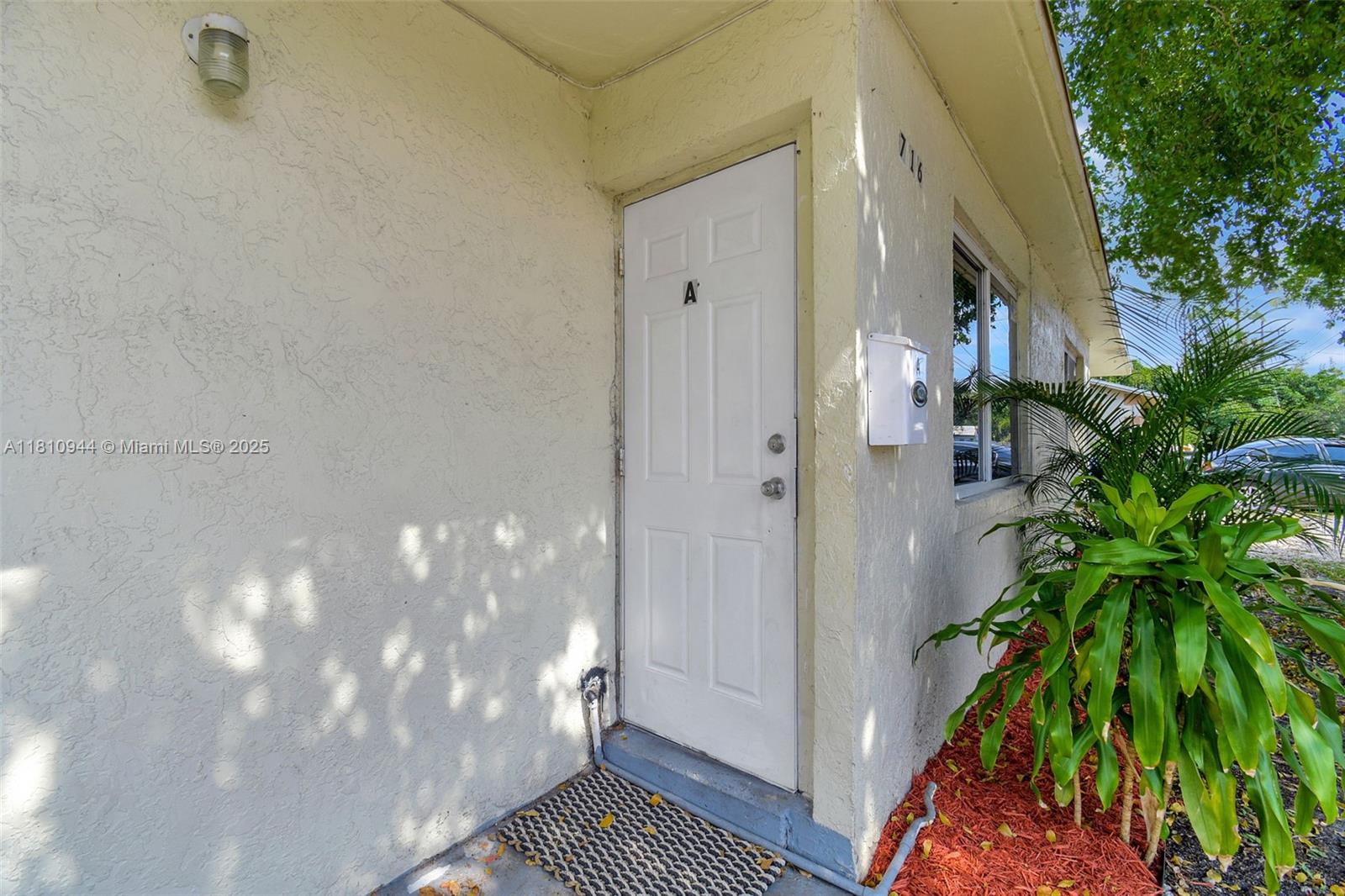 716 NW 14th Way
