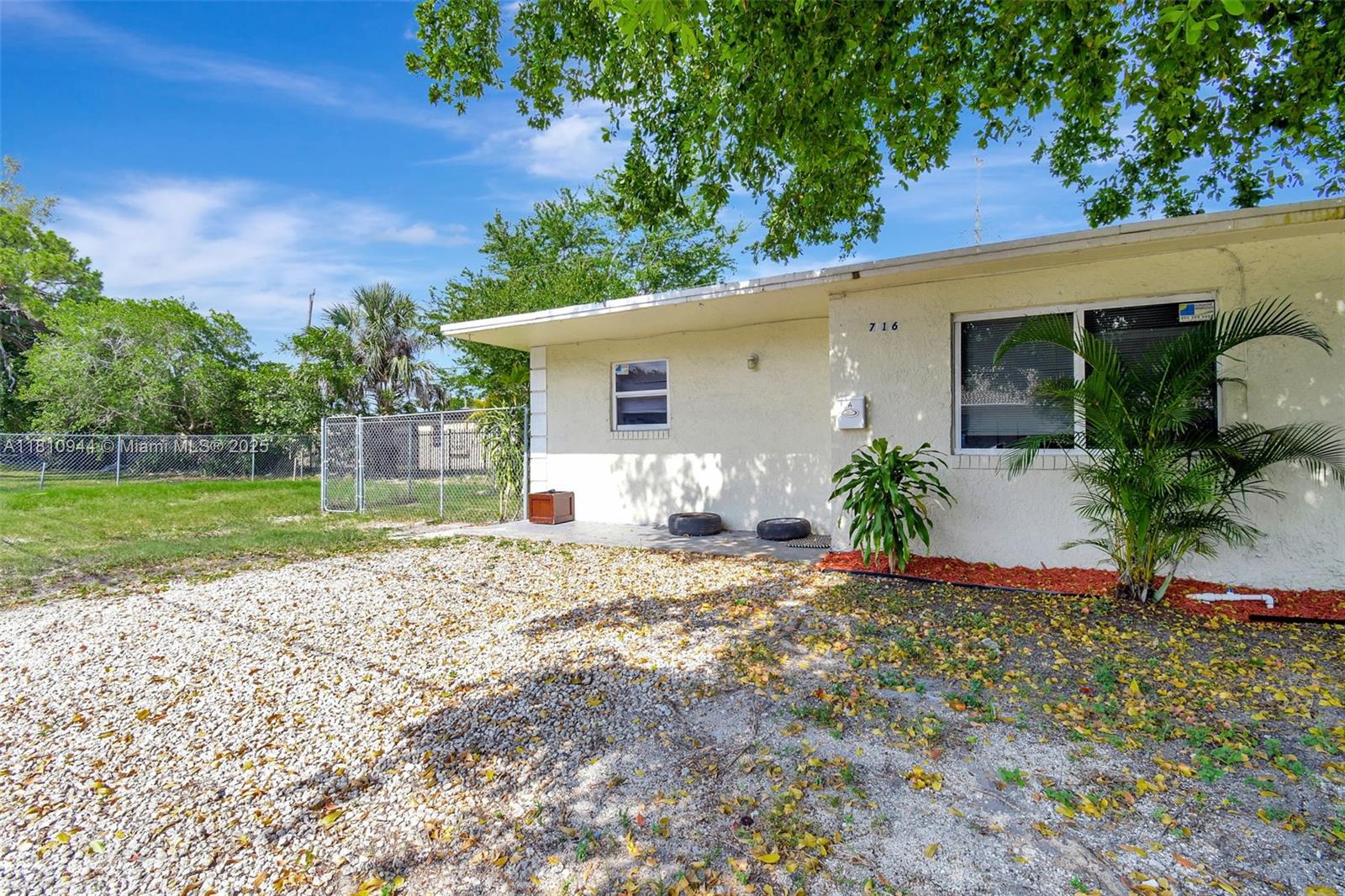 716 NW 14th Way