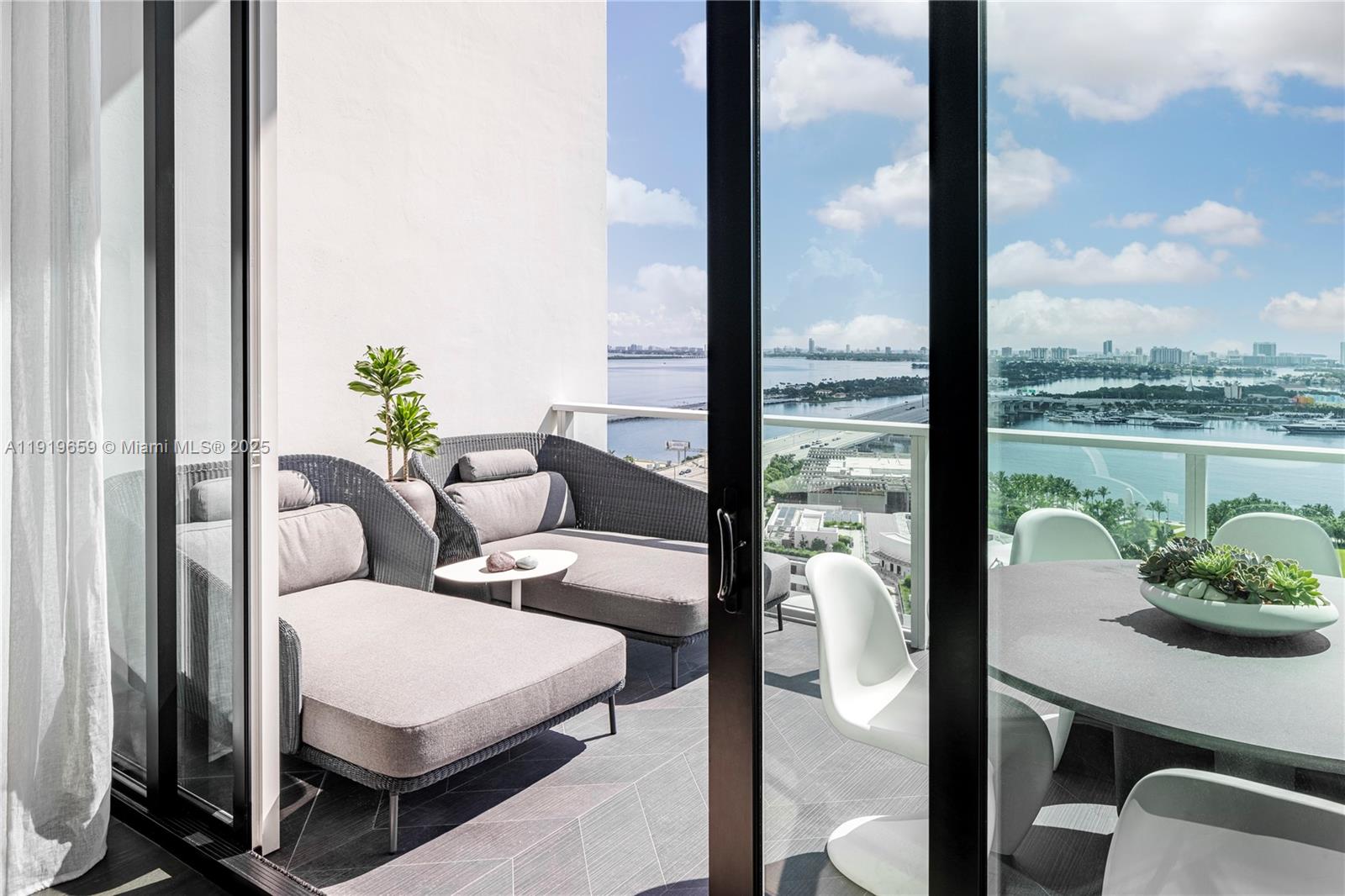 TEN MUSEUM PK RESIDENTIAL - Residential