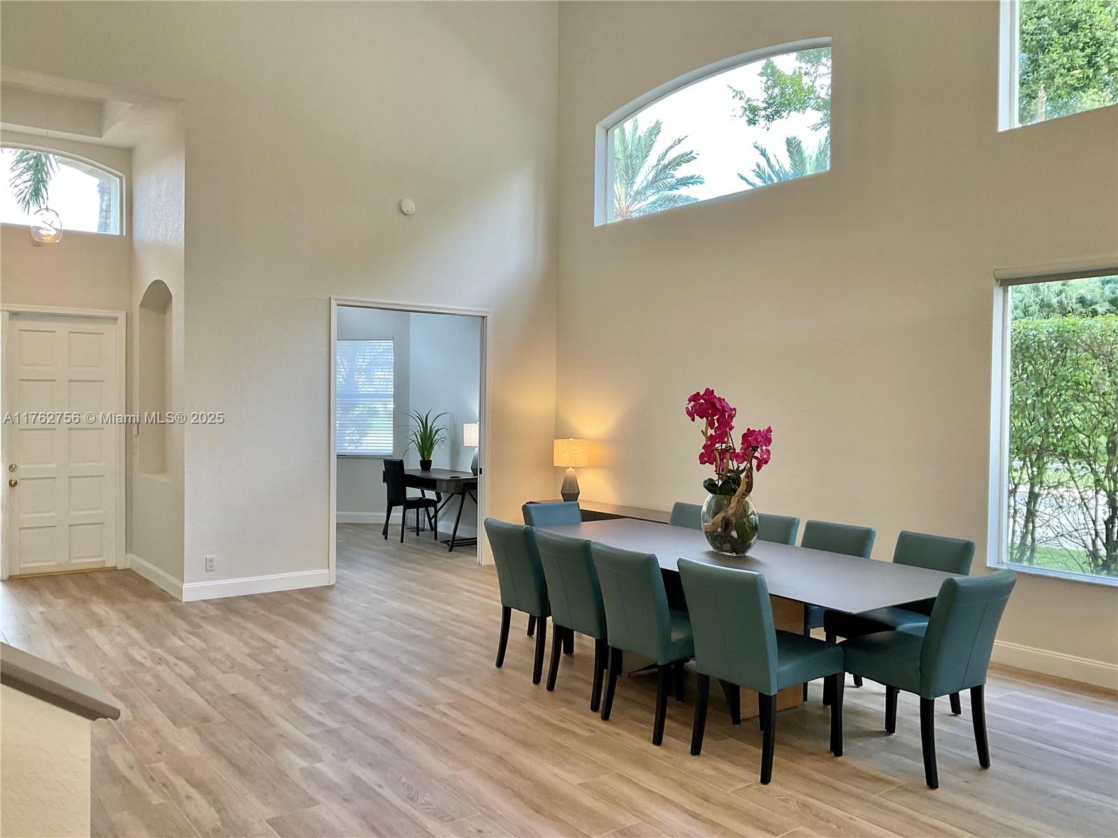 8405 Legend Club Dr