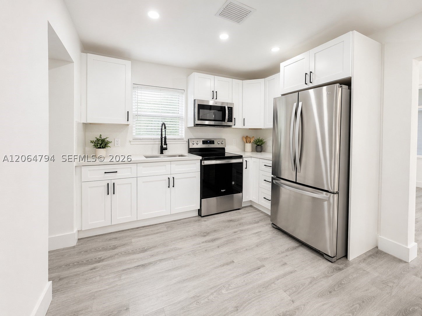 736 NW 41st St