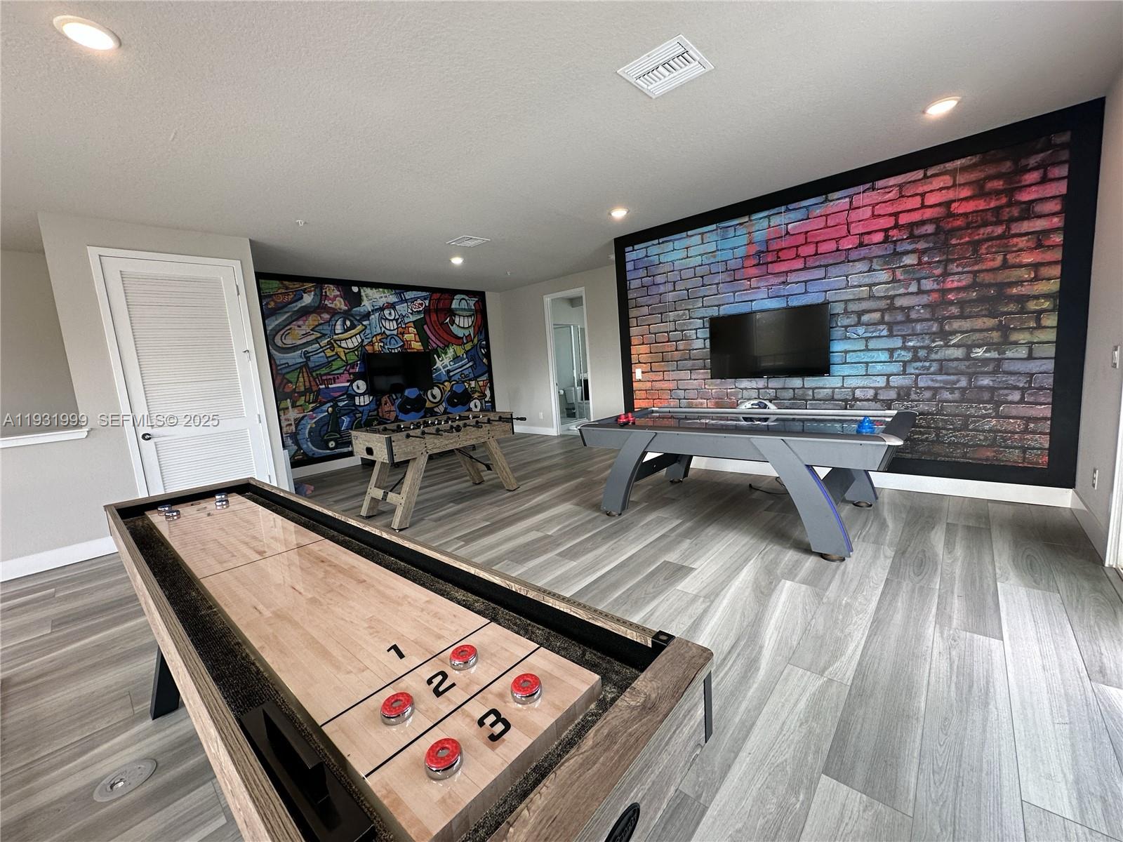 7760 Sandy Ridge Dr 206