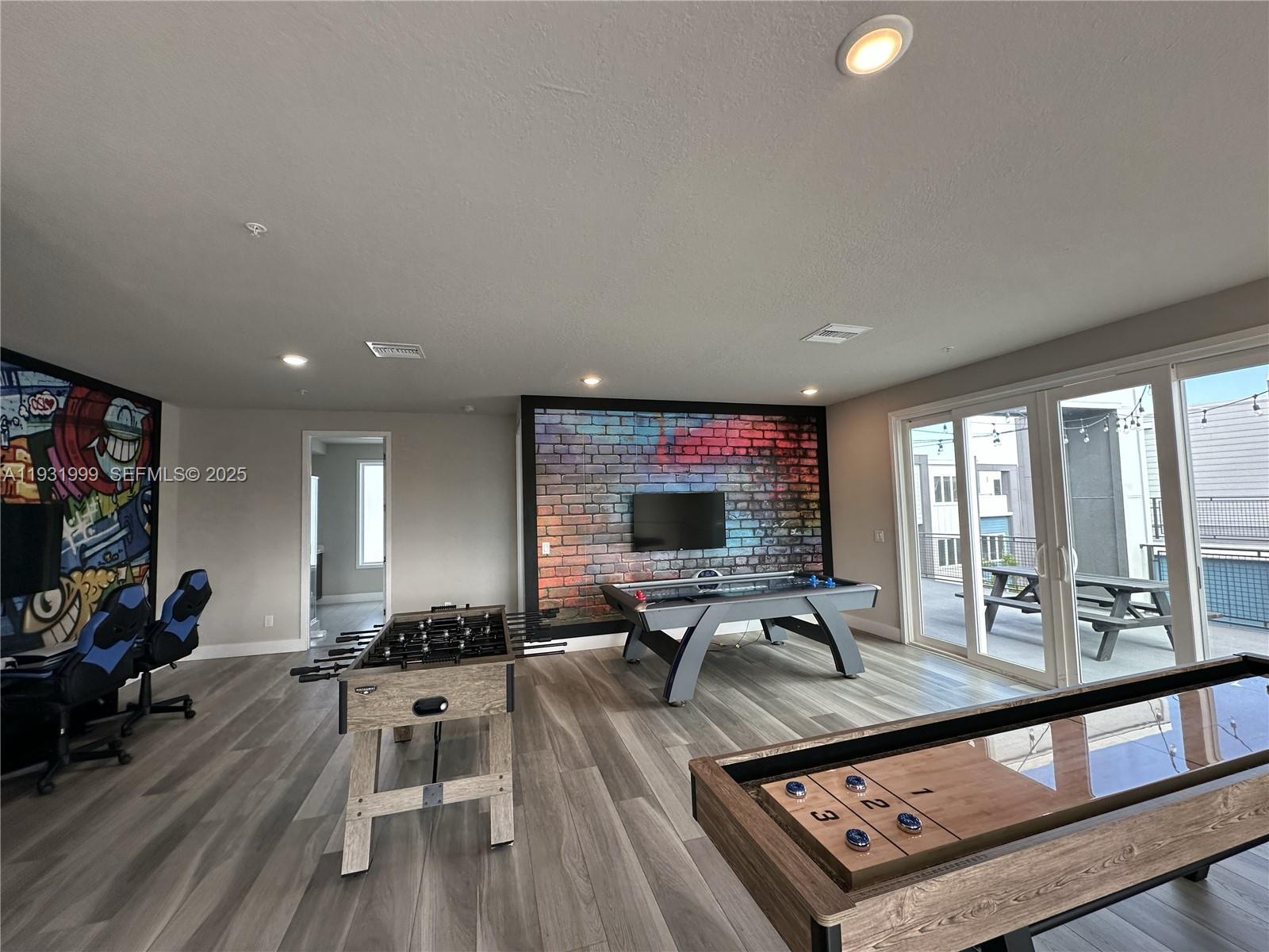 7760 Sandy Ridge Dr 206