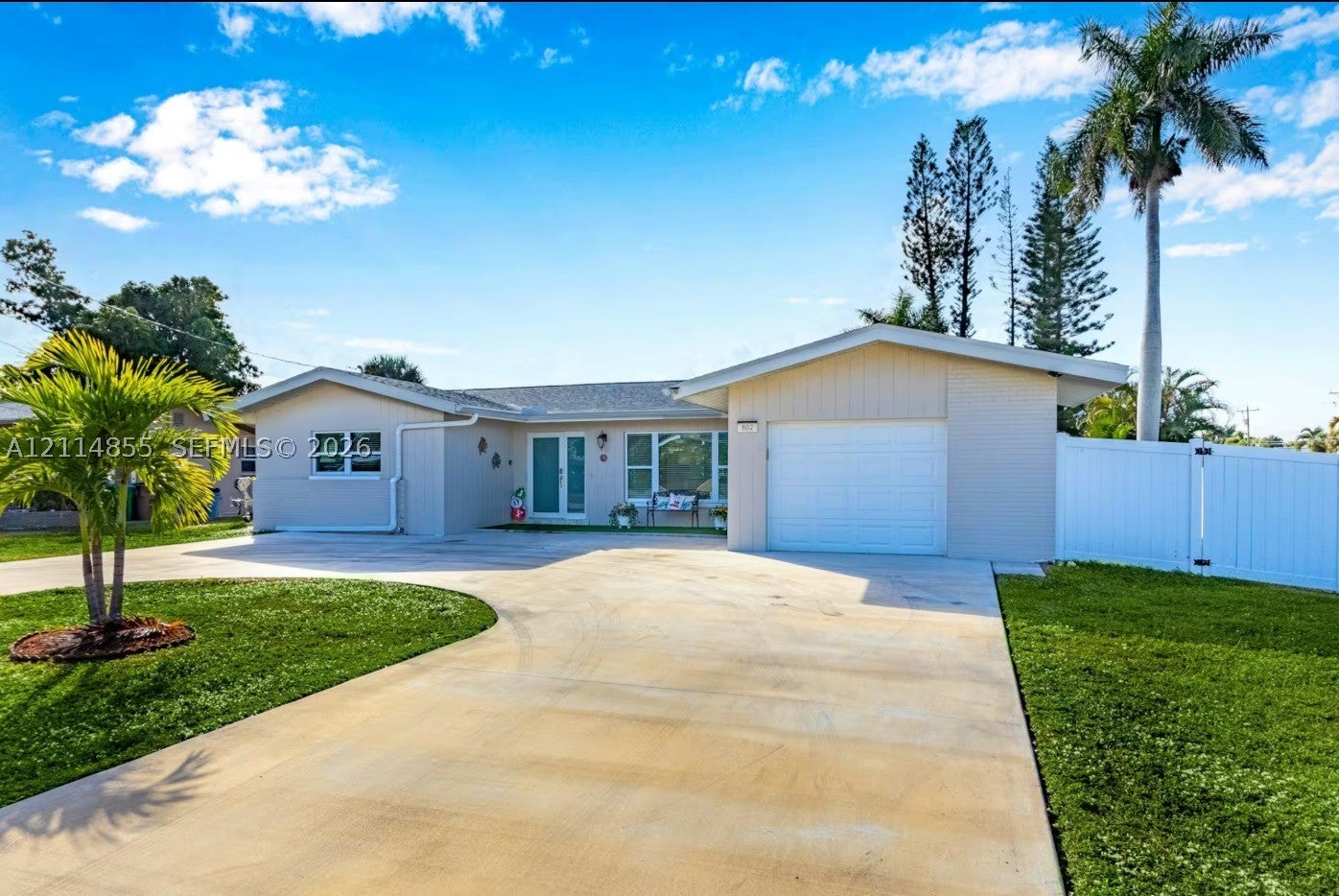 802 MontClair Ct