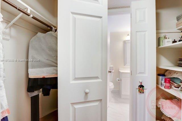 VILLAGE OF KINGS CREEK CO - Residential