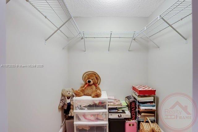 VILLAGE OF KINGS CREEK CO - Residential