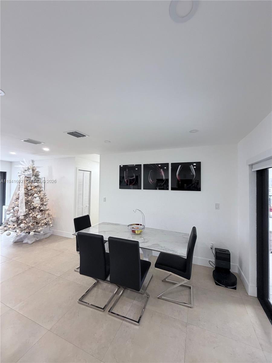 MEADOW WOOD MANOR SEC 7 - Residential