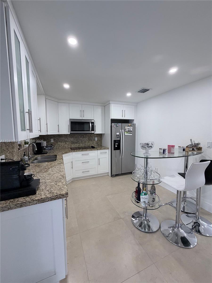 MEADOW WOOD MANOR SEC 7 - Residential