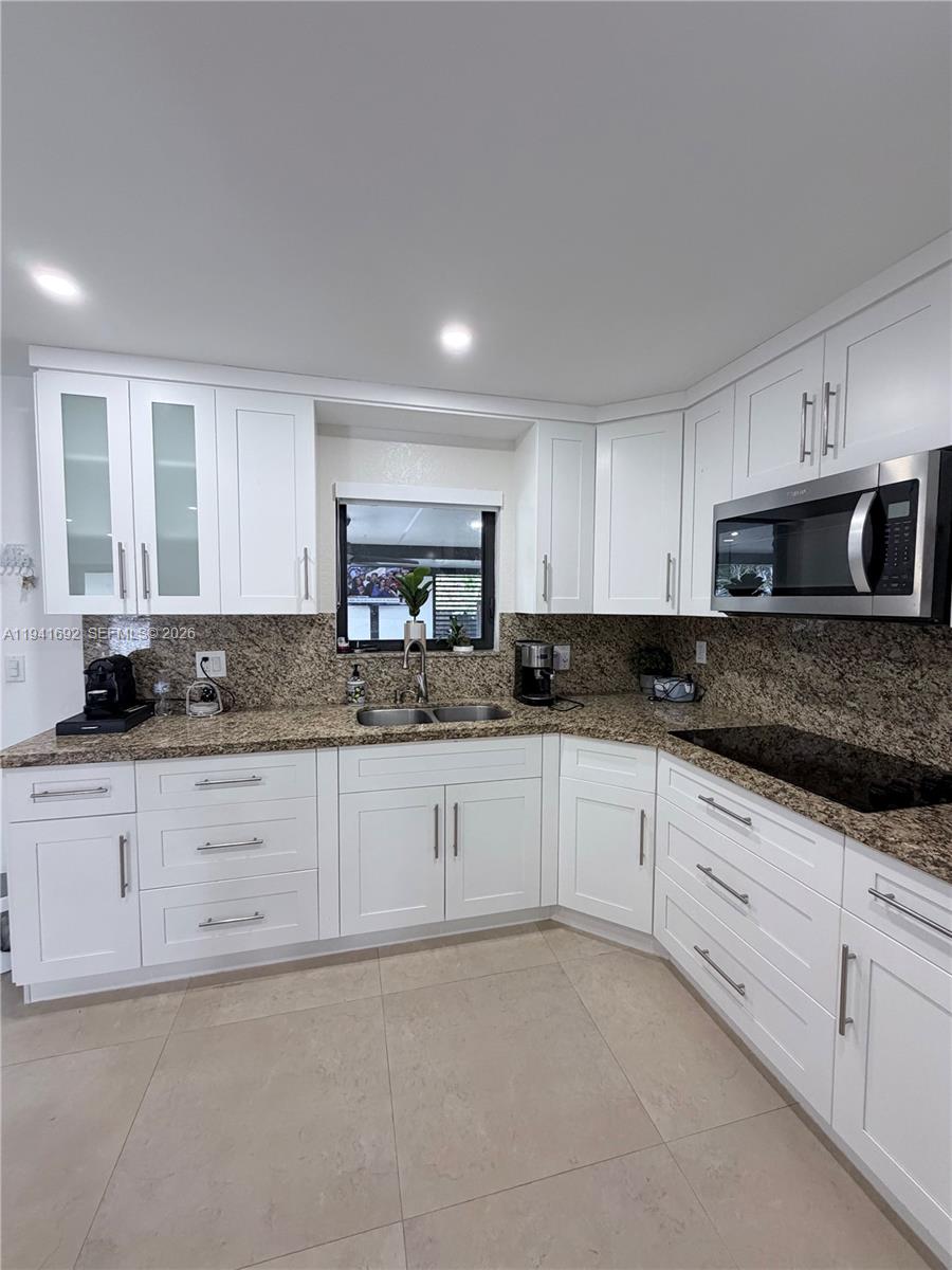 MEADOW WOOD MANOR SEC 7 - Residential