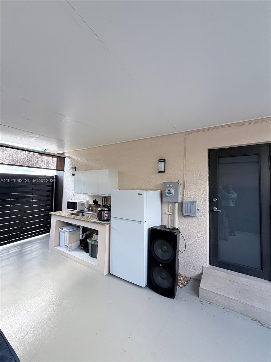 MEADOW WOOD MANOR SEC 7 - Residential