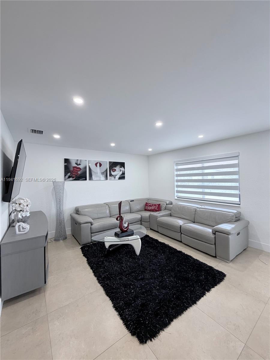 MEADOW WOOD MANOR SEC 7 - Residential