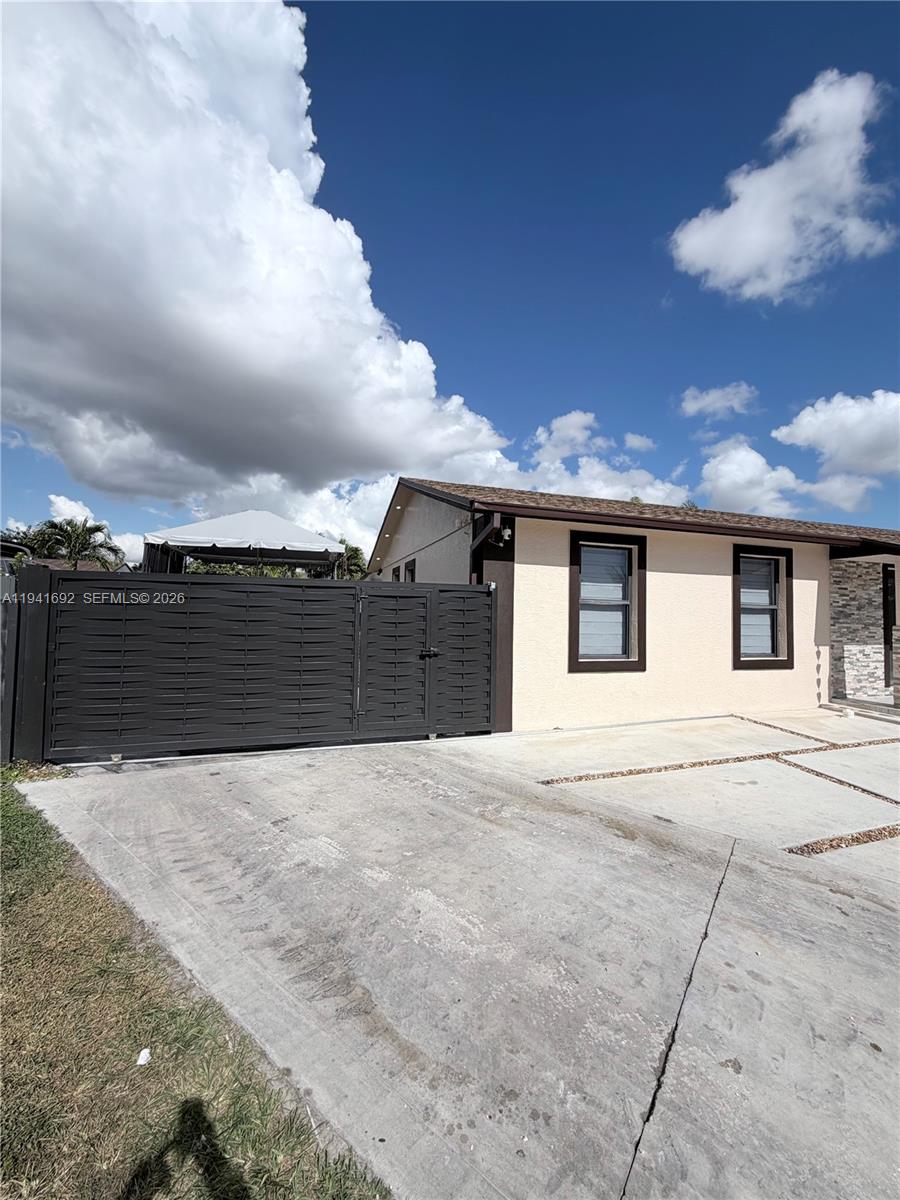 MEADOW WOOD MANOR SEC 7 - Residential