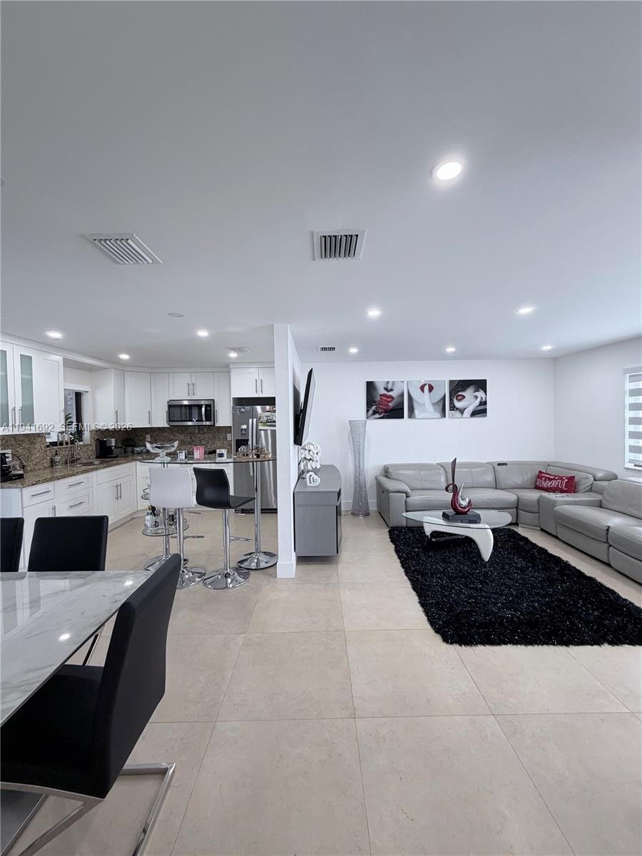 MEADOW WOOD MANOR SEC 7 - Residential