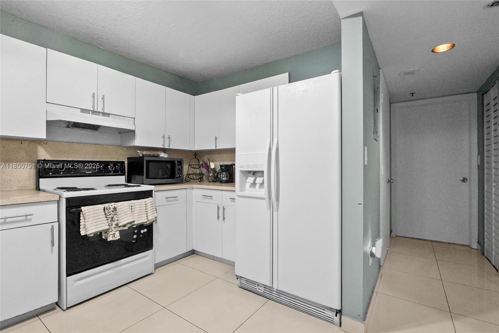 104 SW 9th St 305