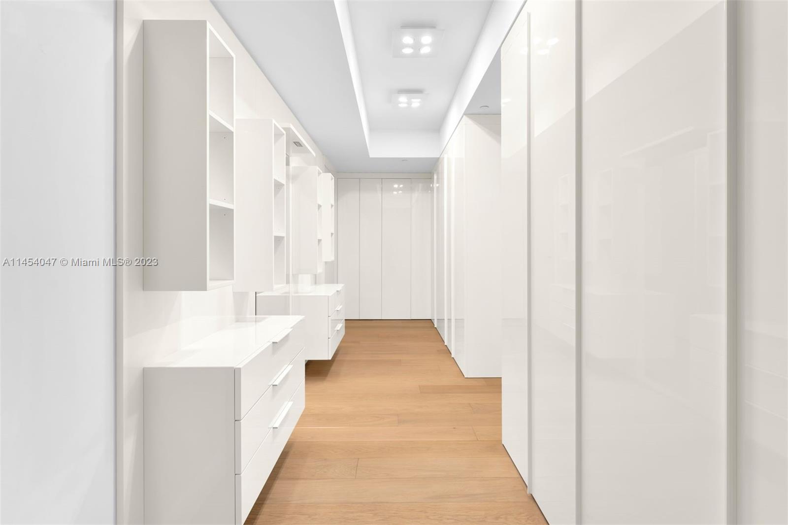 ONE OCEAN CONDO - Residential