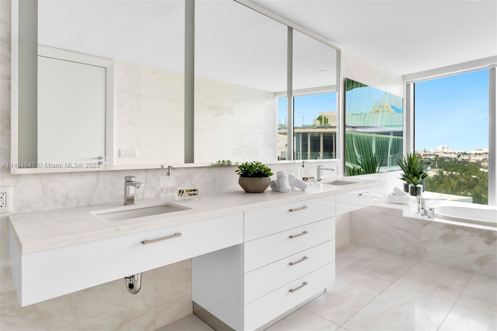 ONE OCEAN CONDO - Residential