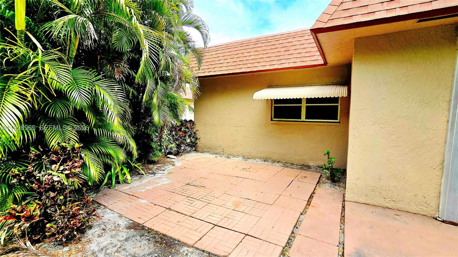 PALMLAND VILLAS I CONDO - Residential Lease