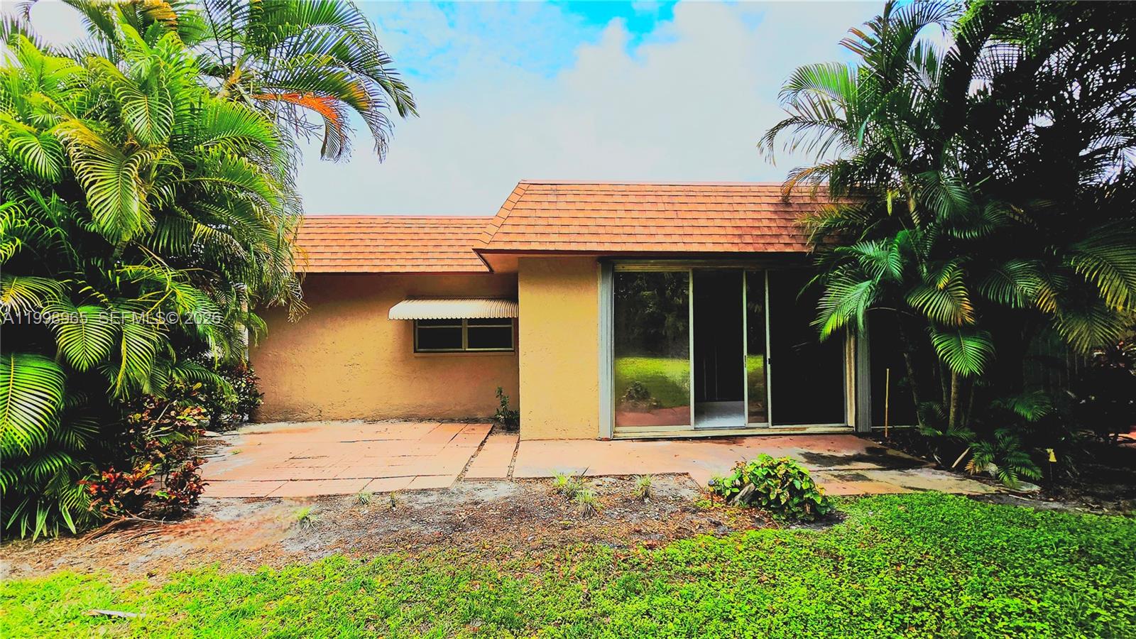 PALMLAND VILLAS I CONDO - Residential Lease