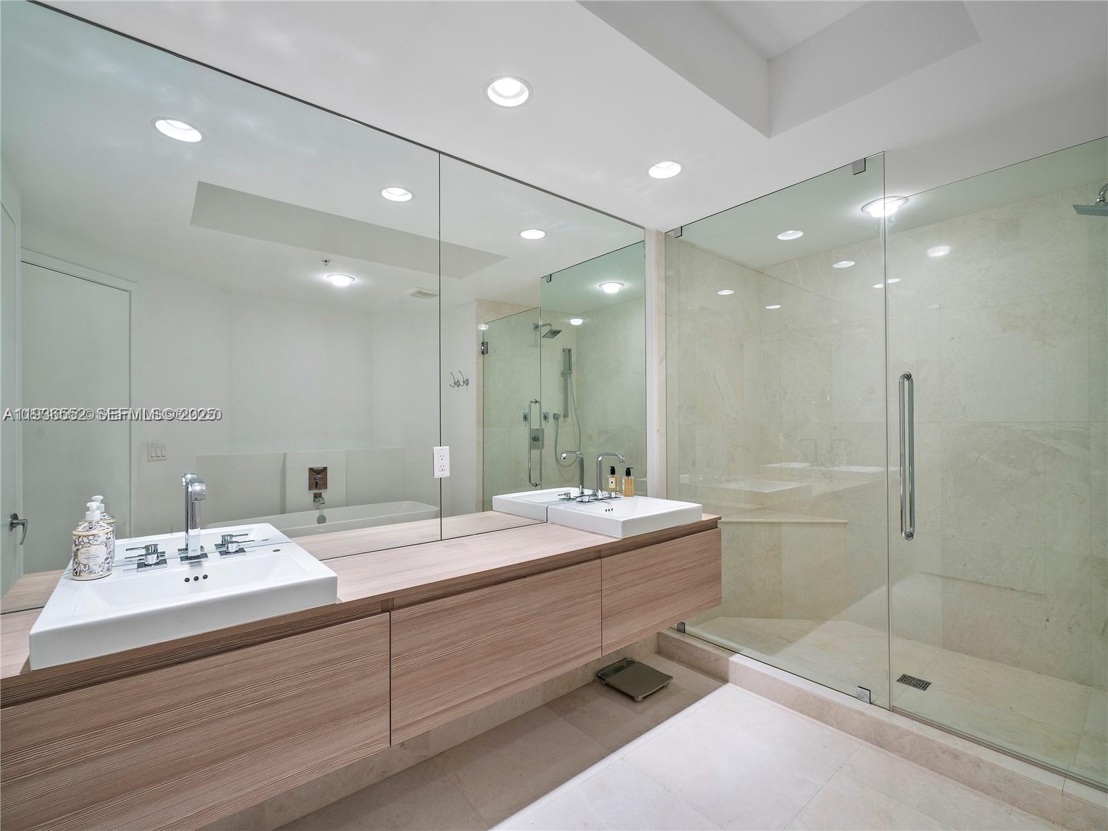 MARINA PALMS RESIDENCES N - Residential