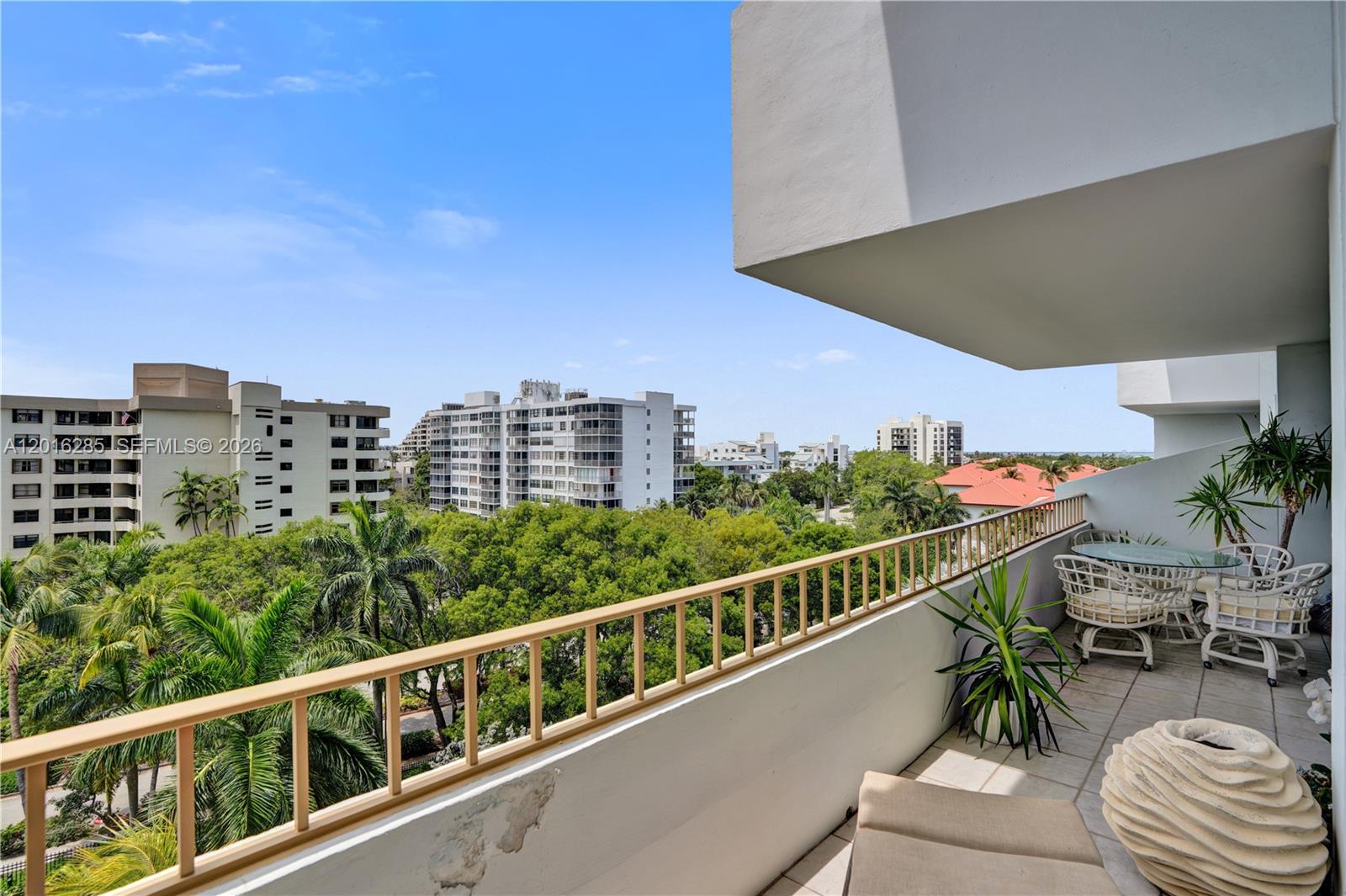 COMMODORE CLUB WEST CONDO - Residential