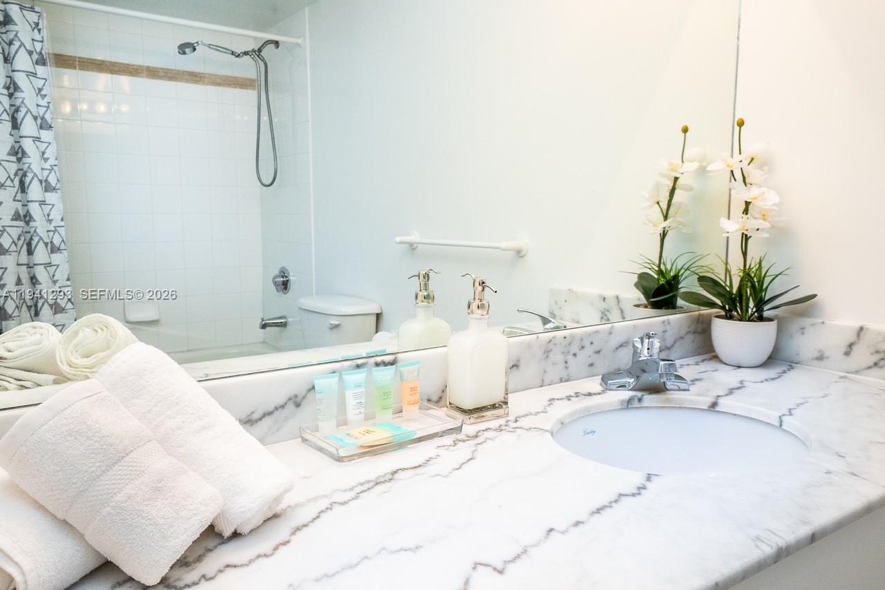 THE CLUB AT BRICKELL BAY - Residential