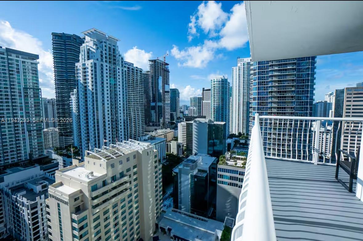 THE CLUB AT BRICKELL BAY - Residential