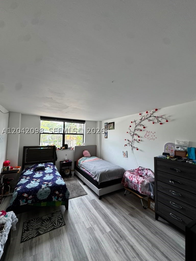 210 174th St M11