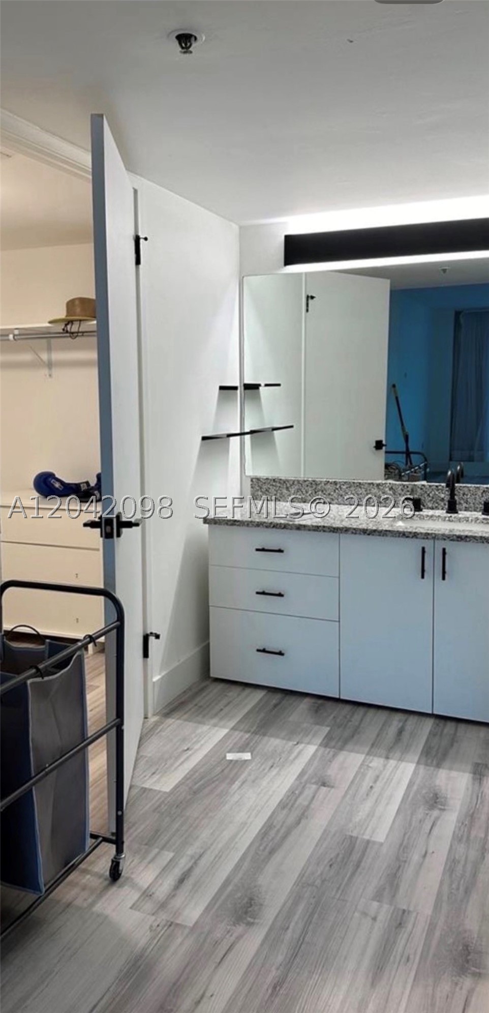 210 174th St M11