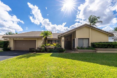 Photo of 9272 NW 18th St, Plantation, FL 33322 (MLS # A11922961)