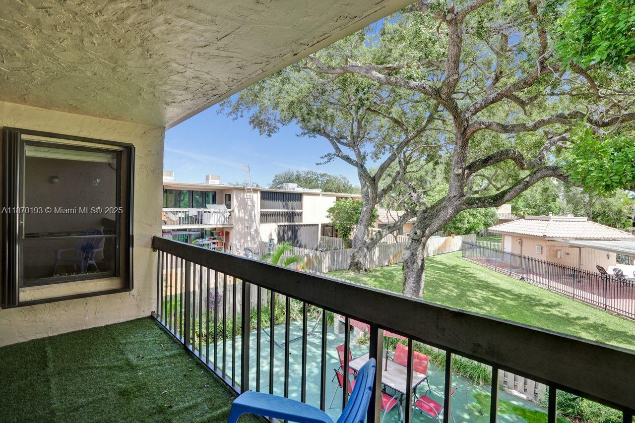 TOWNHOUSES OF THE CALIF - Residential