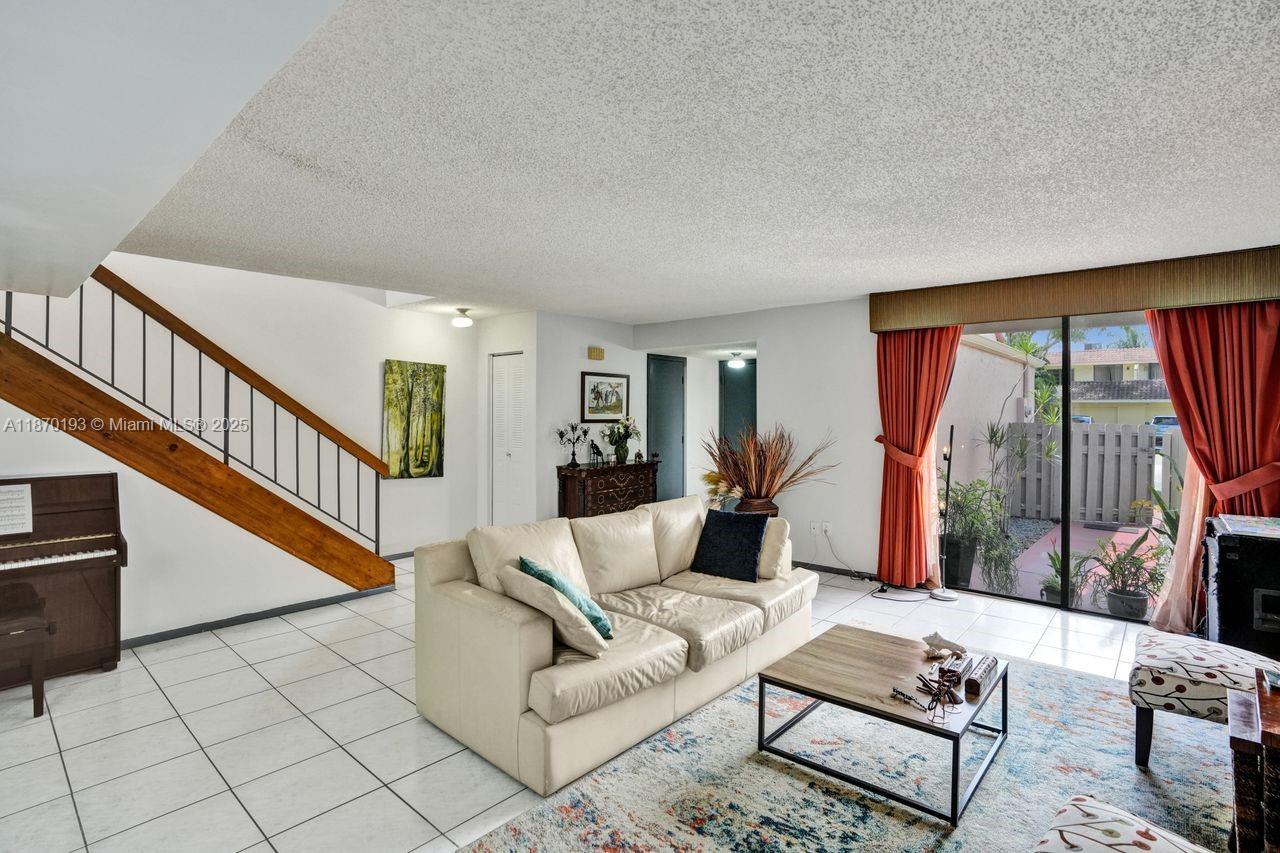 TOWNHOUSES OF THE CALIF - Residential