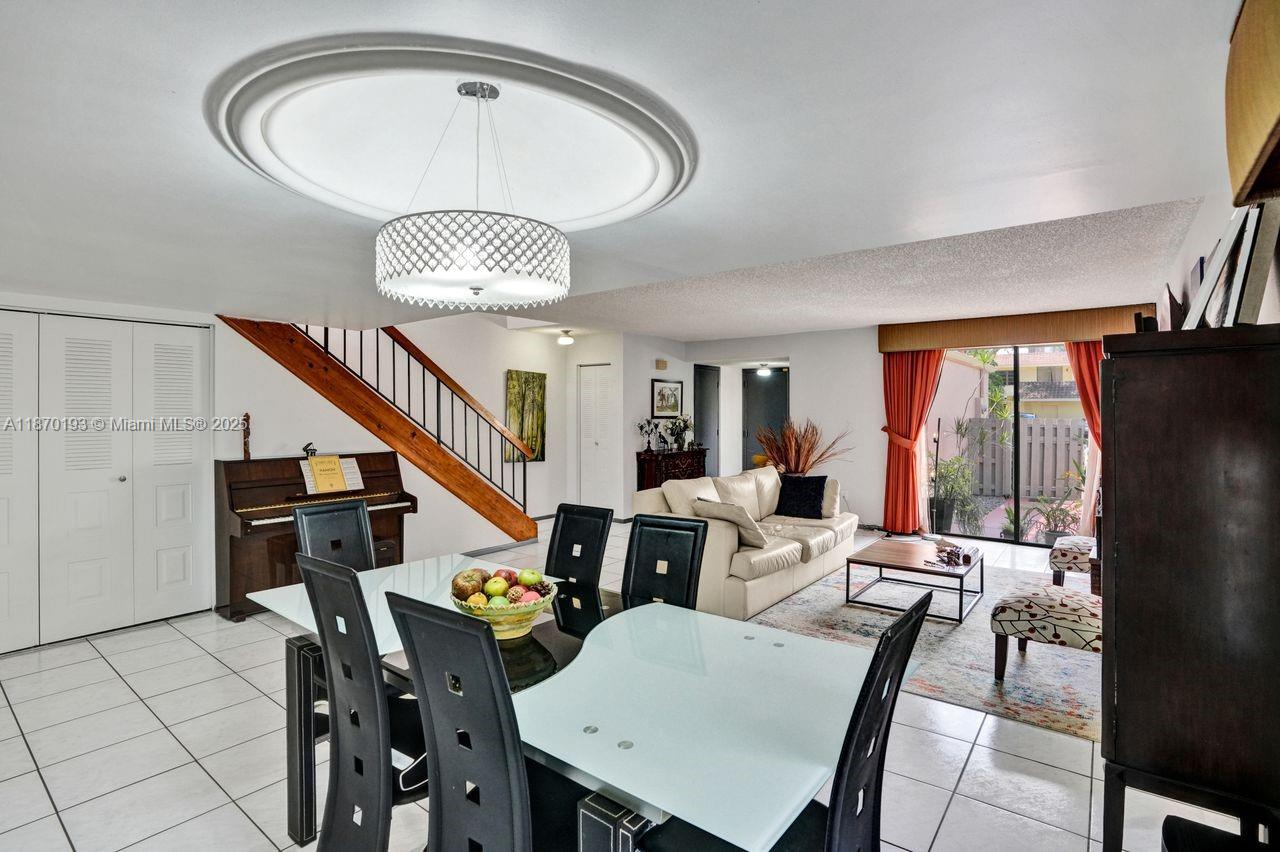 TOWNHOUSES OF THE CALIF - Residential