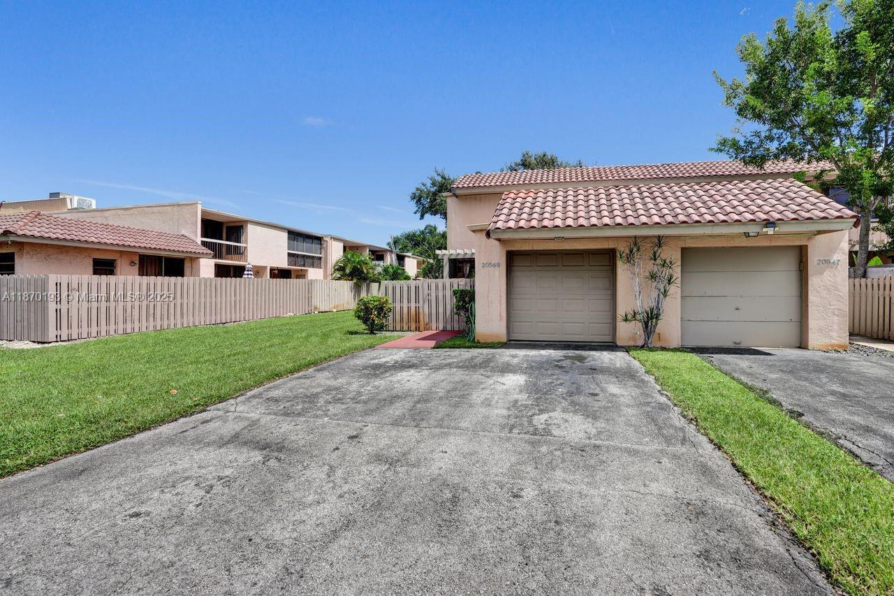TOWNHOUSES OF THE CALIF - Residential
