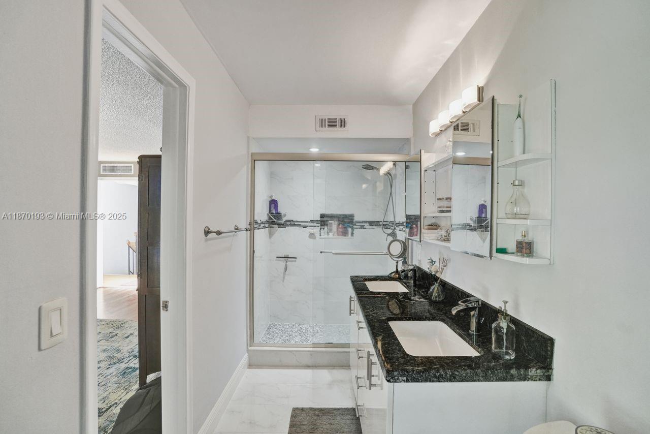 TOWNHOUSES OF THE CALIF - Residential