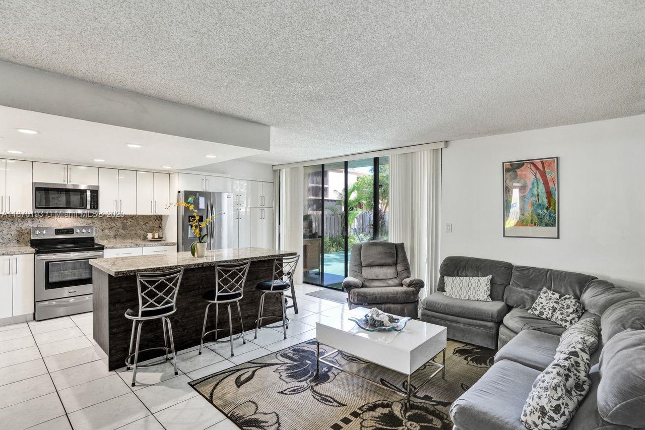 TOWNHOUSES OF THE CALIF - Residential