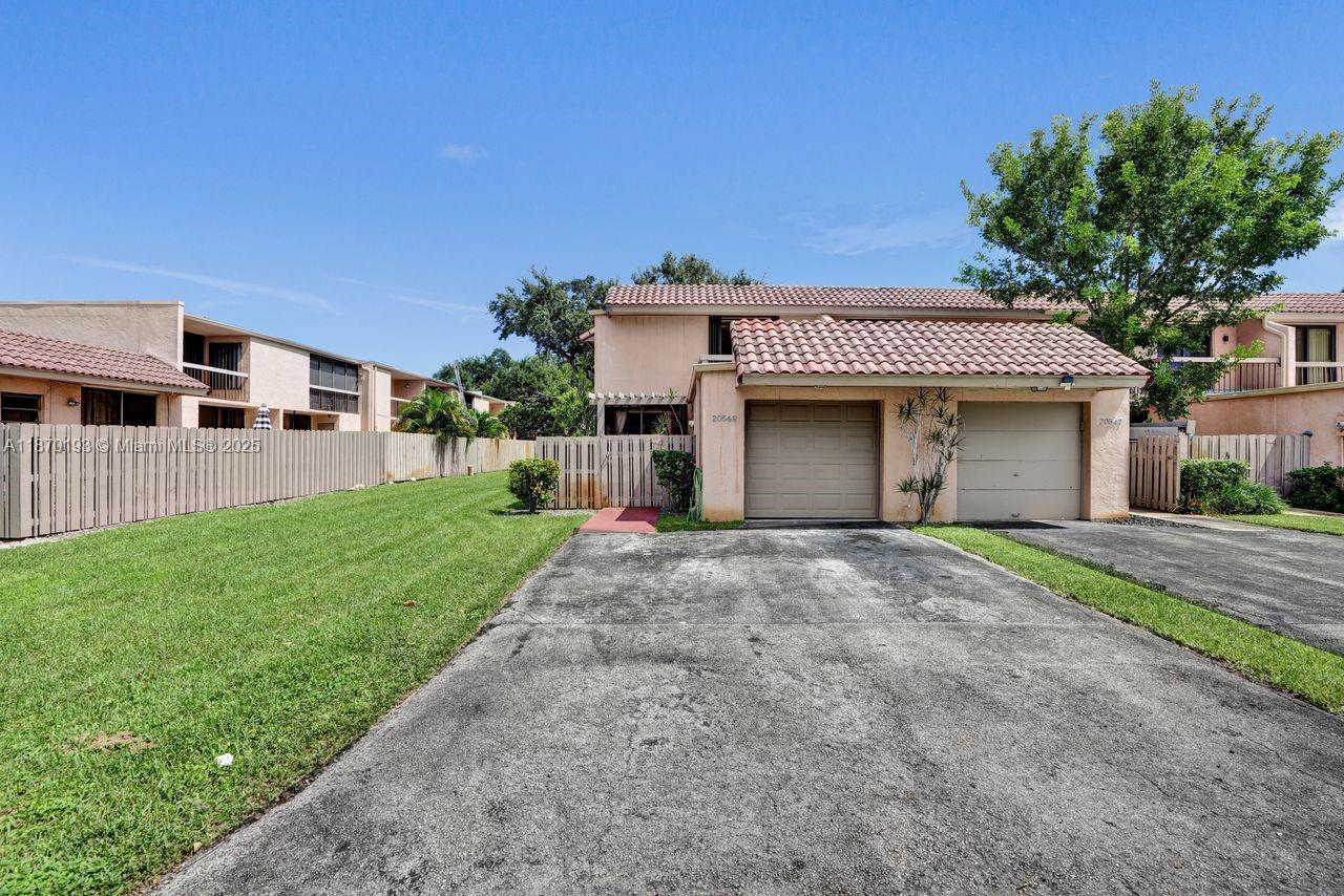 TOWNHOUSES OF THE CALIF - Residential