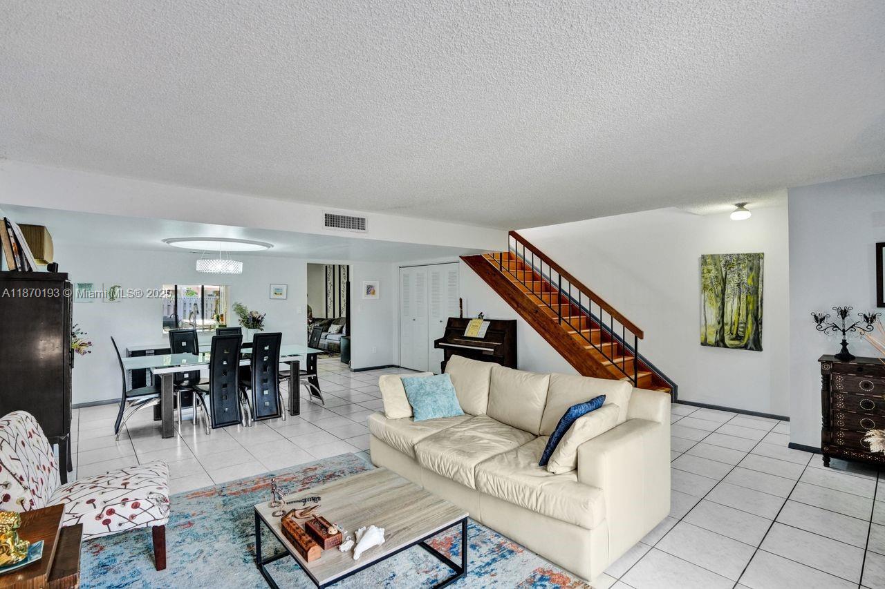 TOWNHOUSES OF THE CALIF - Residential