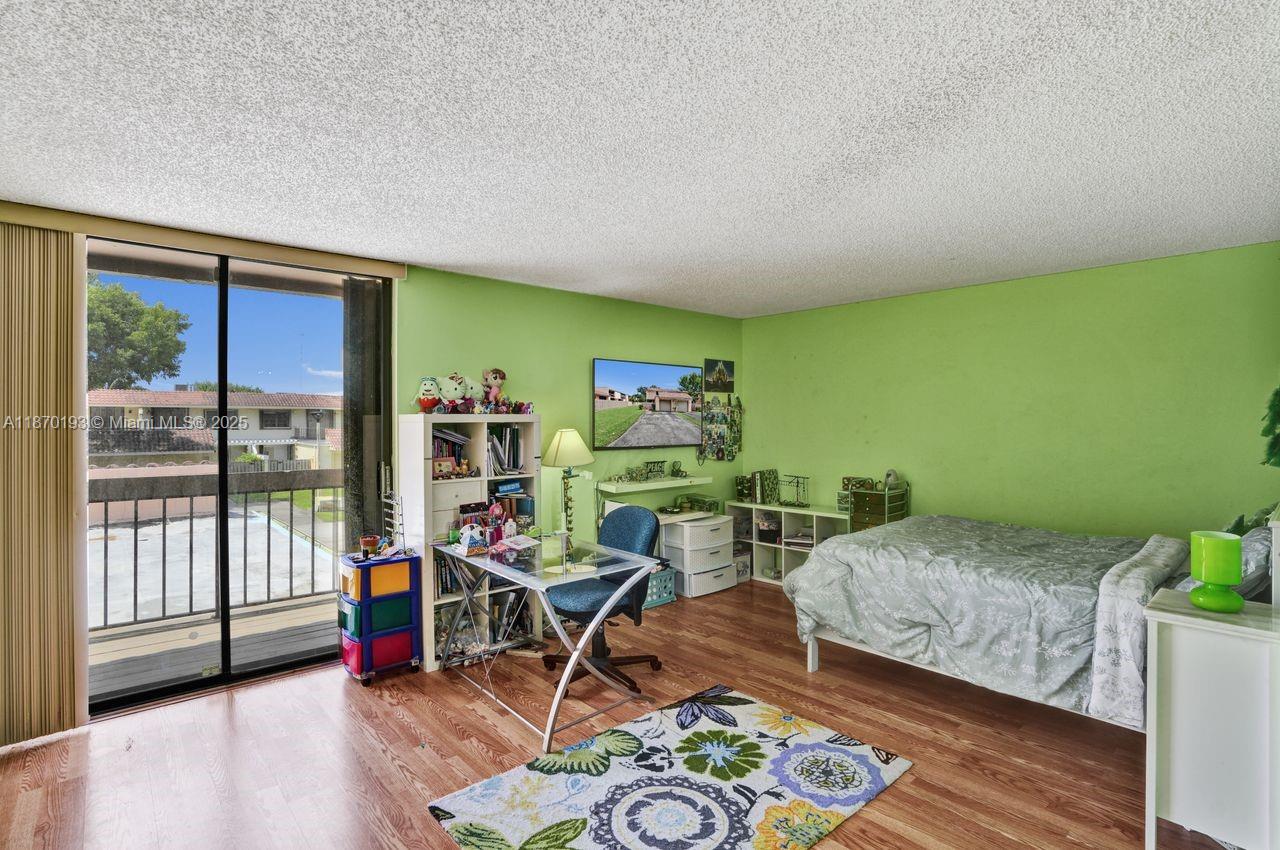 TOWNHOUSES OF THE CALIF - Residential