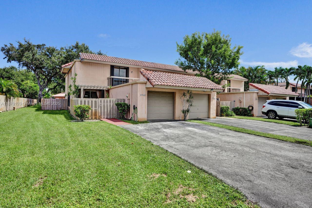 TOWNHOUSES OF THE CALIF - Residential
