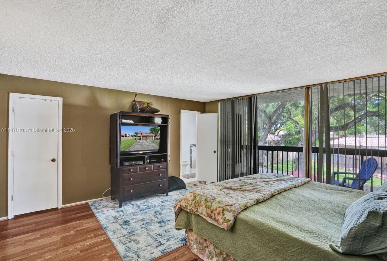 TOWNHOUSES OF THE CALIF - Residential