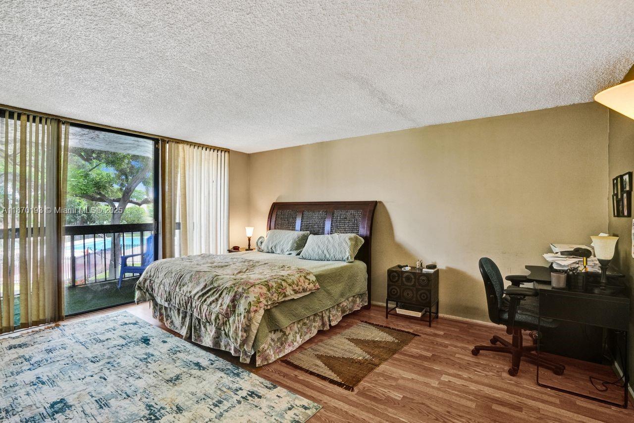 TOWNHOUSES OF THE CALIF - Residential