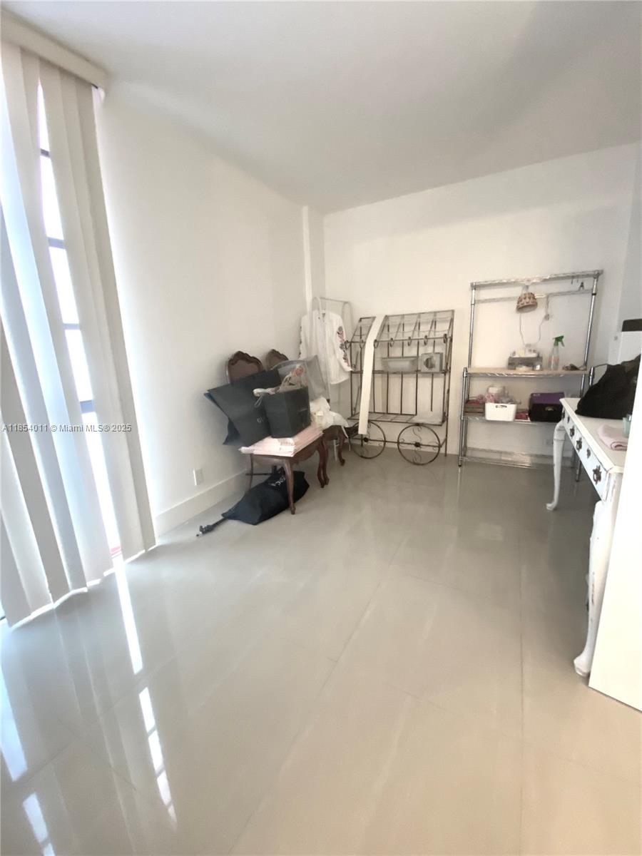 BRAVURA I CONDO - Residential