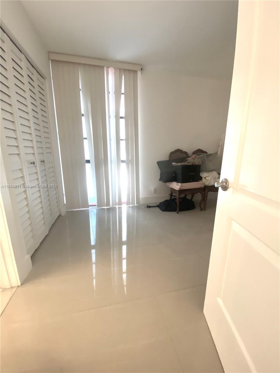 BRAVURA I CONDO - Residential